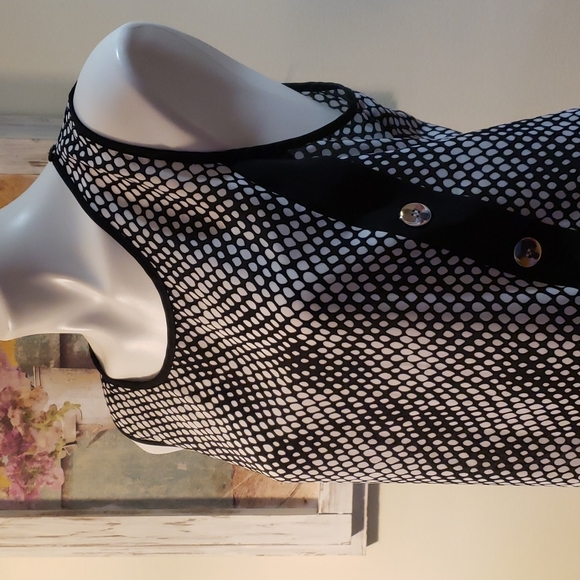 ♦️♦️ SOLD ♦️♦️Spense Tank - Picture 3 of 7